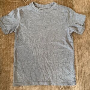 Little kids Grey t-shirt Size 6-7